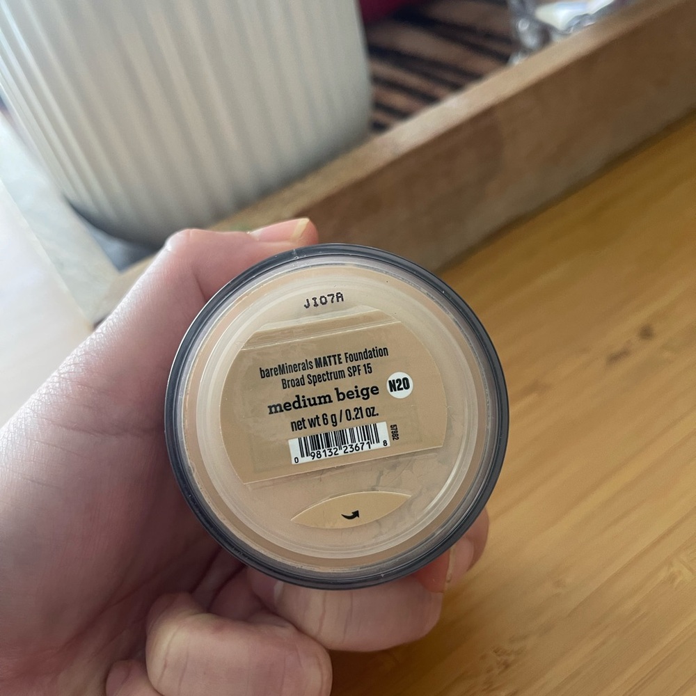 bareMinerals Matte Loose Powder Mineral Foundation SPF 15 Medium Beige N20 - Picture 3 of 3